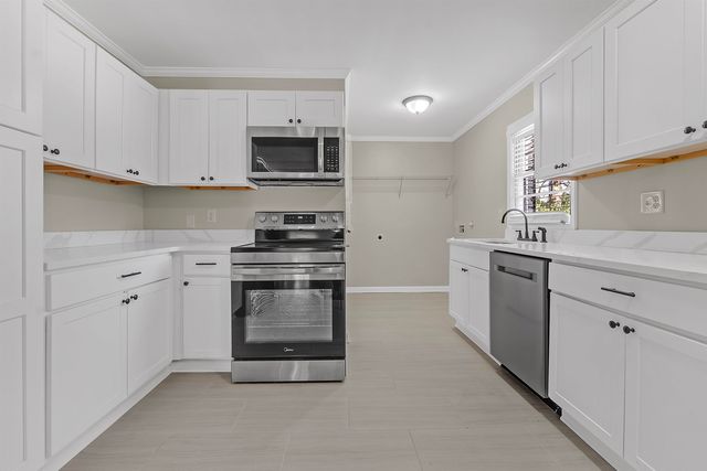 1688 ESTATE DR, Memphis, TN 38119