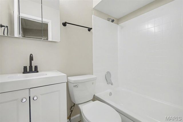 596 Haventree Drive, Hazelwood, MO 63042