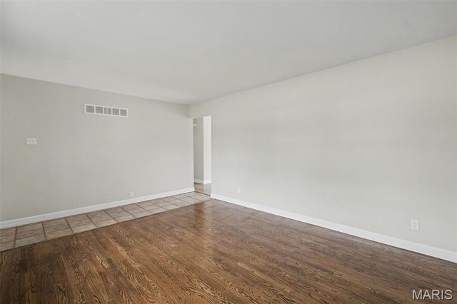 596 Haventree Drive, Hazelwood, MO 63042