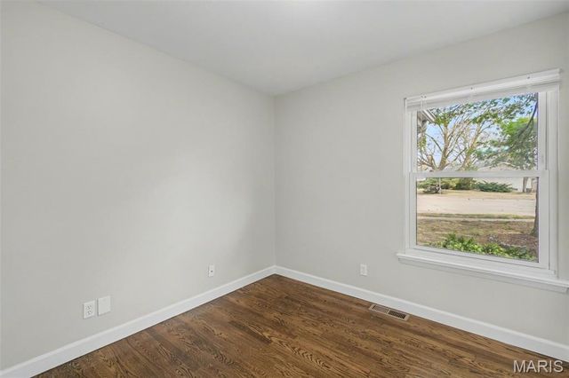 596 Haventree Drive, Hazelwood, MO 63042