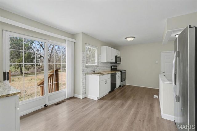 596 Haventree Drive, Hazelwood, MO 63042