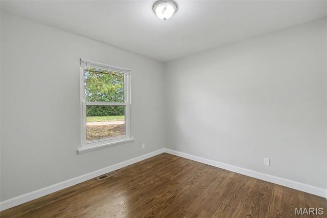 596 Haventree Drive, Hazelwood, MO 63042