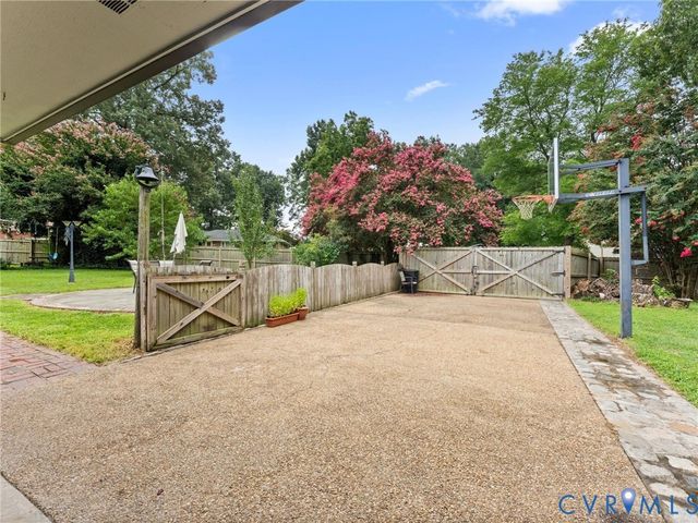 5537 W Melbeck Rd, North Chesterfield, VA 23234
