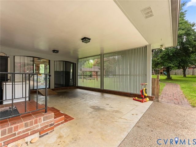 5537 W Melbeck Rd, North Chesterfield, VA 23234