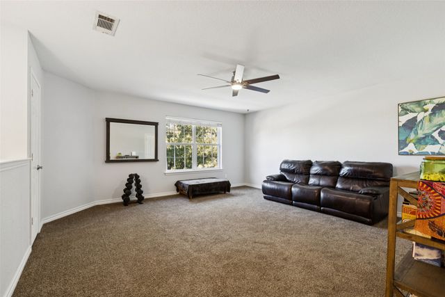 208 Oxford Drive, Roanoke, TX 76262