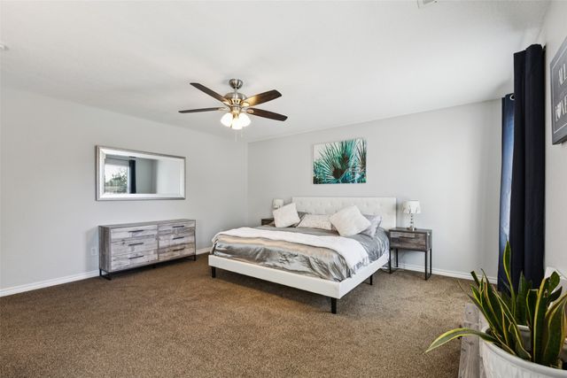 208 Oxford Drive, Roanoke, TX 76262