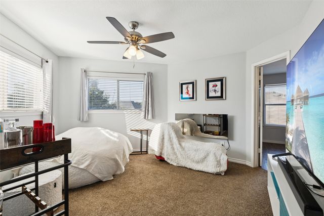 208 Oxford Drive, Roanoke, TX 76262