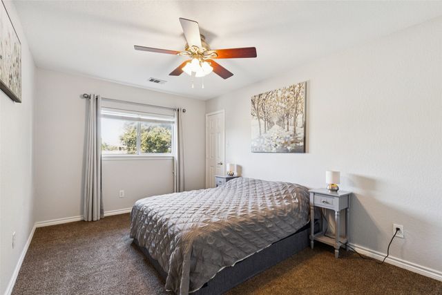 208 Oxford Drive, Roanoke, TX 76262