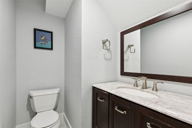 208 Oxford Drive, Roanoke, TX 76262