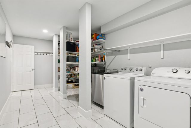 208 Oxford Drive, Roanoke, TX 76262