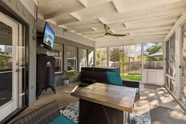 208 Oxford Drive, Roanoke, TX 76262