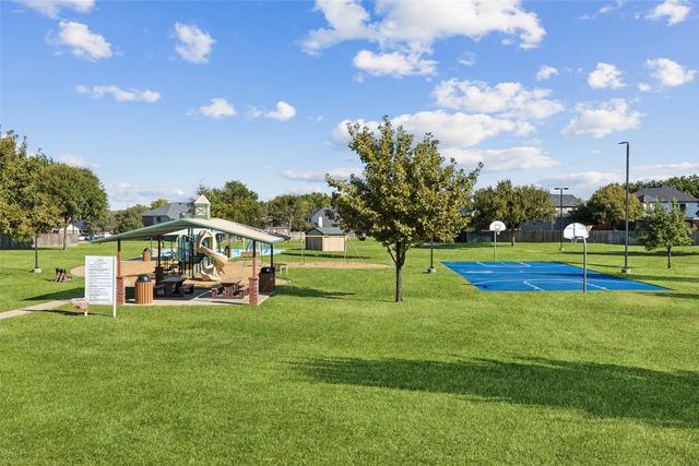 208 Oxford Drive, Roanoke, TX 76262