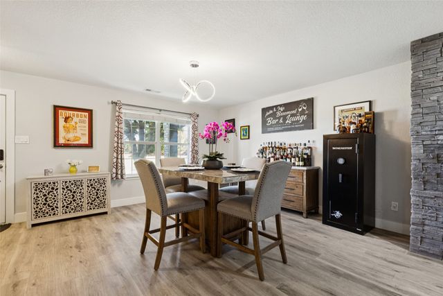 208 Oxford Drive, Roanoke, TX 76262