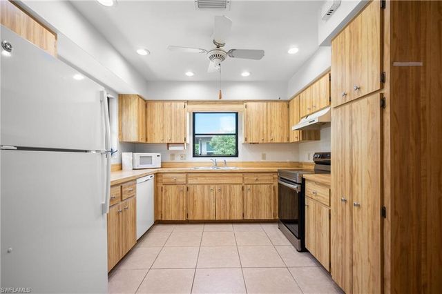 221 High Point DR Unit A, Englewood, FL 34223