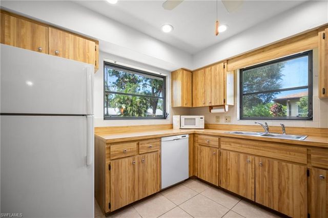 221 High Point DR Unit A, Englewood, FL 34223