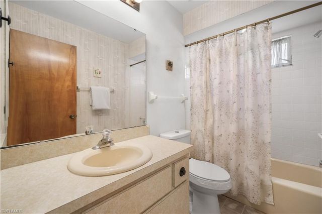221 High Point DR Unit A, Englewood, FL 34223