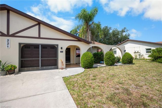 221 High Point DR Unit A, Englewood, FL 34223