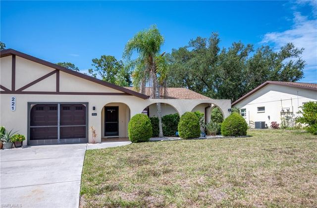 221 High Point DR Unit A, Englewood, FL 34223