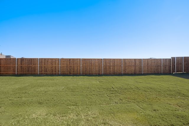 184 Mountain Laurel Drive, Waxahachie, TX 75165