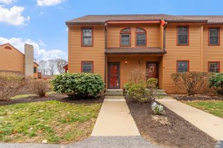 240 Franklin St Apt 9, Laconia, NH 03246