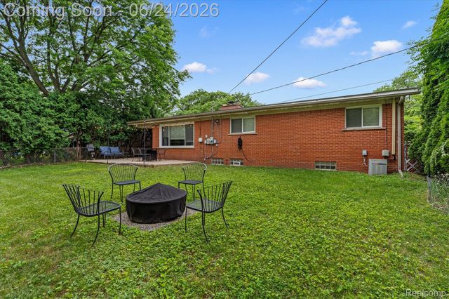 14196 Loveland Street, Livonia, MI 48154