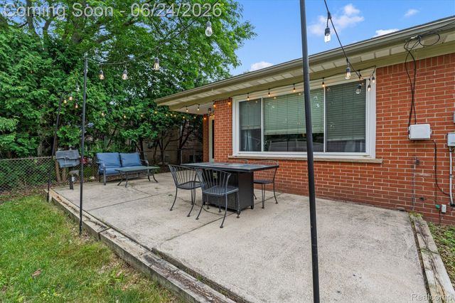 14196 Loveland Street, Livonia, MI 48154