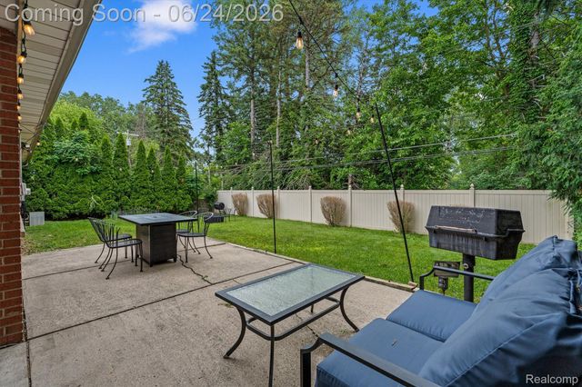 14196 Loveland Street, Livonia, MI 48154