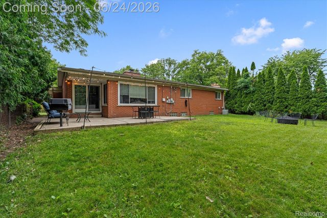 14196 Loveland Street, Livonia, MI 48154