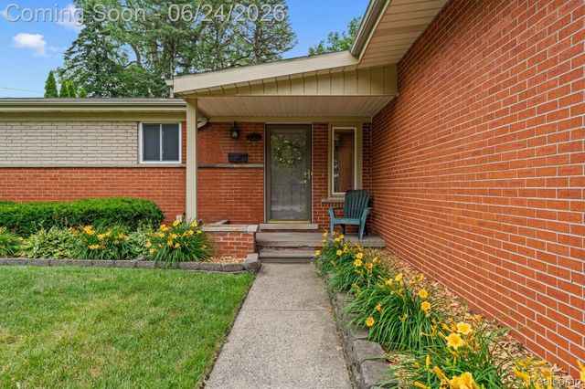 14196 Loveland Street, Livonia, MI 48154
