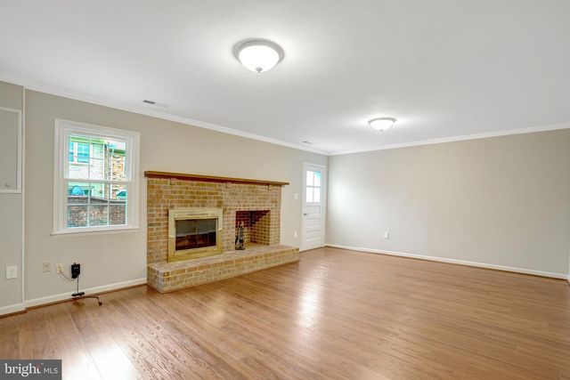 6402 SEVEN OAKS CT, Falls Church, VA 22042