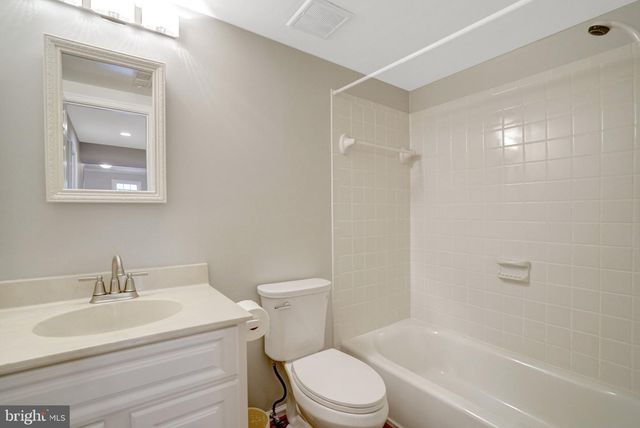 6402 SEVEN OAKS CT, Falls Church, VA 22042