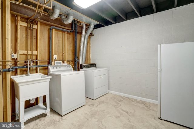 6402 SEVEN OAKS CT, Falls Church, VA 22042