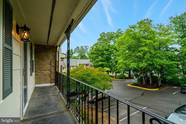 6402 SEVEN OAKS CT, Falls Church, VA 22042