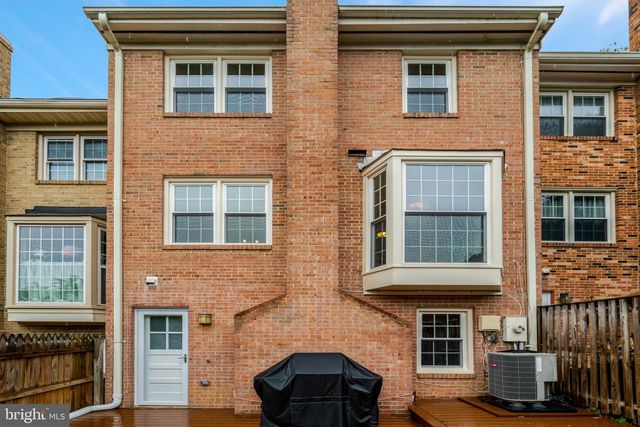 6402 SEVEN OAKS CT, Falls Church, VA 22042