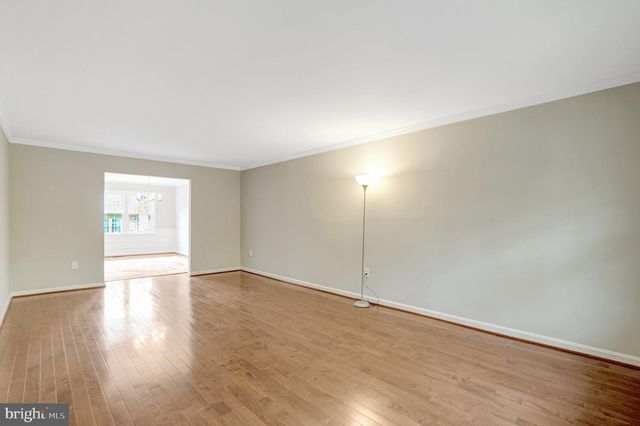 6402 SEVEN OAKS CT, Falls Church, VA 22042