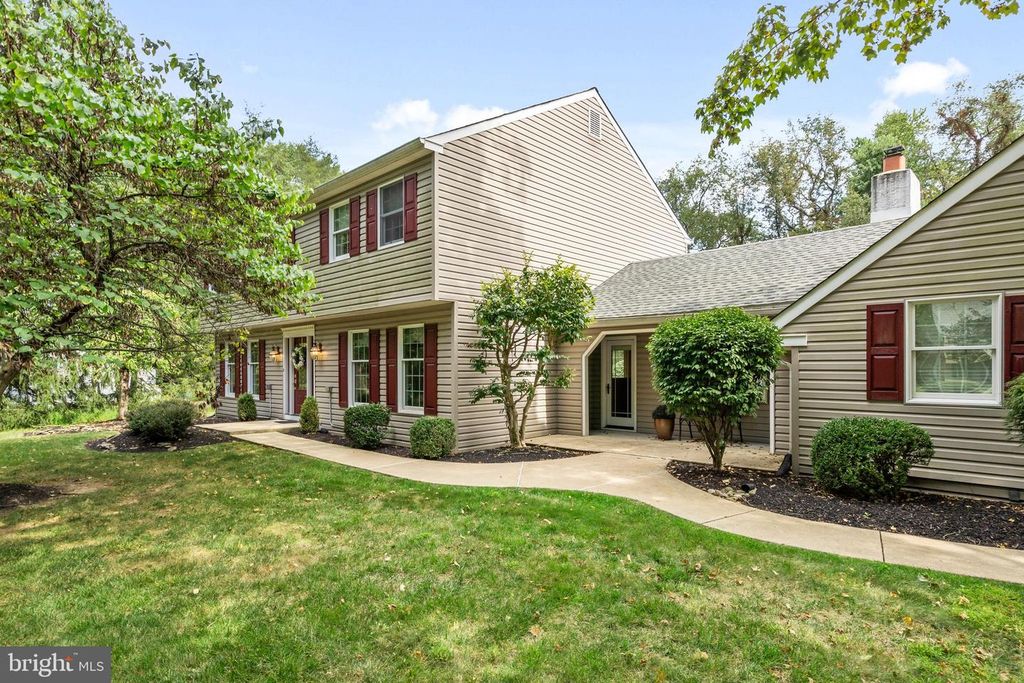 46 PINEVALE RD, Doylestown, PA 18901