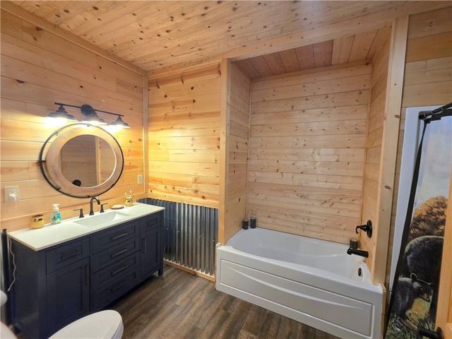 566 W US Highway 63, Hayward, WI 54843