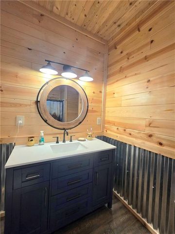 566 W US Highway 63, Hayward, WI 54843