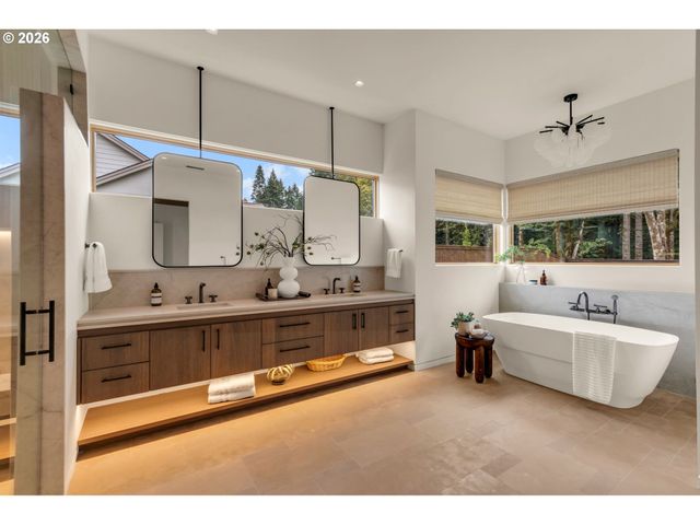 1405 Nw 158th St, Vancouver, WA 98685