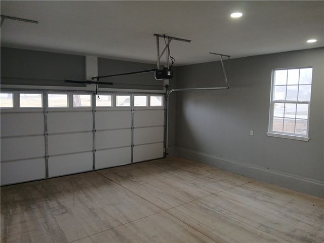 902 S Springfield Street, Green Forest, AR 72638