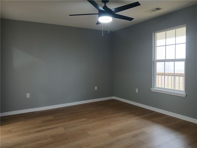 902 S Springfield Street, Green Forest, AR 72638