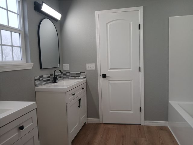 902 S Springfield Street, Green Forest, AR 72638