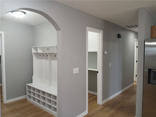 902 S Springfield Street, Green Forest, AR 72638