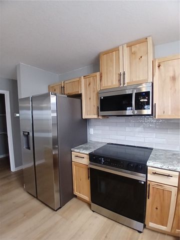 902 S Springfield Street, Green Forest, AR 72638