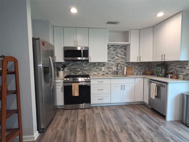 4407 Dovewood DR, Austin, TX 78744