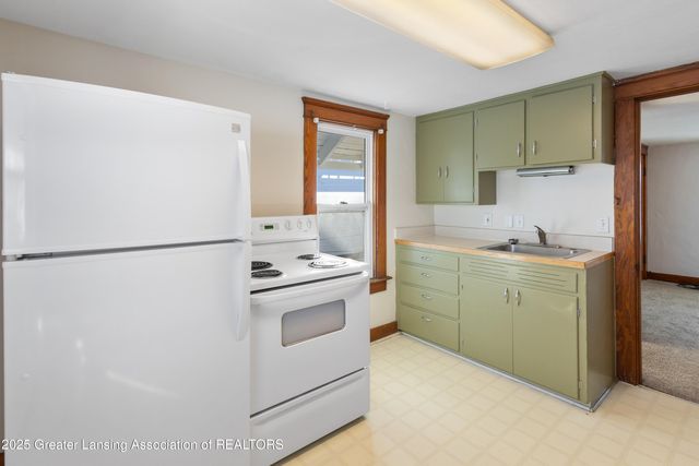 207 Allen Street, Lansing, MI 48912