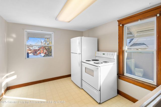 207 Allen Street, Lansing, MI 48912