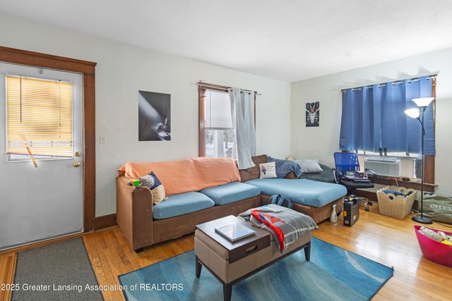 207 Allen Street, Lansing, MI 48912