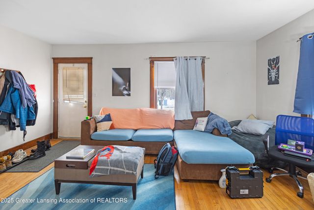 207 Allen Street, Lansing, MI 48912