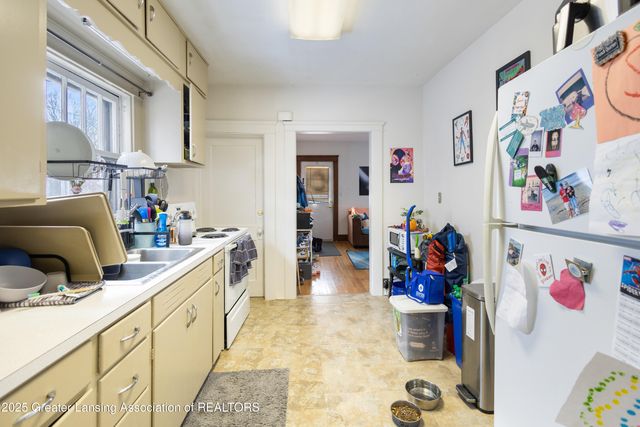 207 Allen Street, Lansing, MI 48912